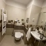 Beroun Apartments شقة *